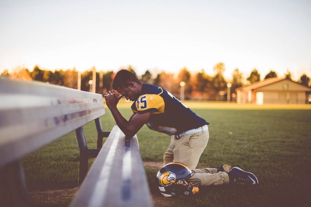 kneeling body prayer 